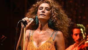 Mutluluk Pankartına Selfieli Teşekkür