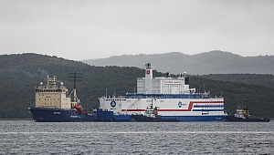 Yüzer Nükleer Güç Ünitesi Akademik Lomonosov, Murmansk’tan Pevek’e Doğru Yola Çıktı