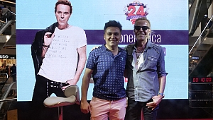 Canlı söyleyemeyen playback yapar