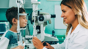 Çocuğunuzu okuldan önce göz doktoruna götürün