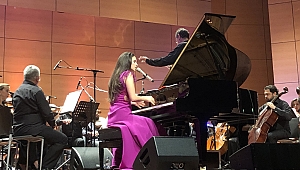 Doğu Batı Rüzgarı İstanbul’da Esti