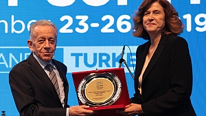 Dünya Süt Zirvesi’nde Selçuk Yaşar’a onur ödülü