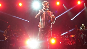 İzmir Kenan Doğulu ile coştu