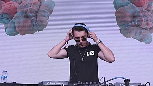 Moda ile müziği birleştirip dünyaya açıldı