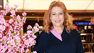 Zeynep Eronat Şimdi de Yönetmen Olarak Tiyatroda!