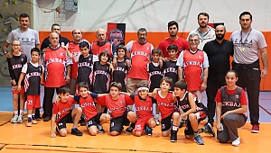 Dedeler gençlerin tozunu attırdı