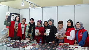 Gönüllü Gençlik Fuarda İş Başında