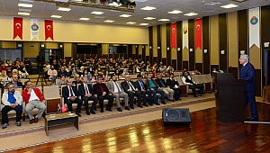 KSÜ’de ‘Cumhuriyet’e Giden Yol’ Konulu Konferans Düzenlendi