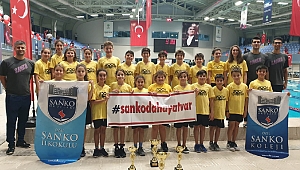 SANKO’lu Yüzücüler Cumhuriyet İçin Kulaç Attı