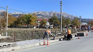 Ilıca’da öğrencilerin güvenliği için yaya yolu yapımına başlandı