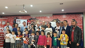 Rektör Can 24 Kasım Öğretmen Günü Satranç Turnuvası Ödül Törenine Katıldı