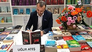 Uğur Ateş 38. Uluslararası İstanbul Kitap Fuar’ında Okuyucuları İle Buluştu!