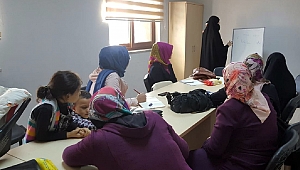 Kadınlara Osmanlıca ve Kur’an Kursu