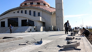 Merkez Camii’de Çevre Düzenlemesi Tamamlandı