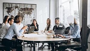 Türkiye’deki girişimci şirketlerinde en yüksek maaşı yazılımcılar alıyor