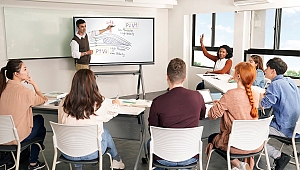 Yeni Teknolojilerle Geleneksel Eğitim Değişiyor