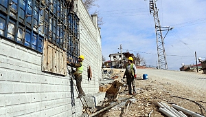 Göllü Yoluna İstinat Duvarı