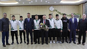 Özel Necip Fazı Anadolu Öğrencileri Türkiye Şampiyonası İçin Vizesini Aldı