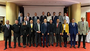 Üzüm İhracatçısı Ve Üreticisi Omuz Omuza