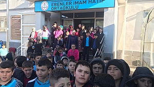 Öğrenciler Kitaplarla Buluşuyor