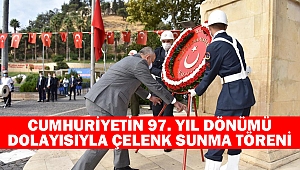 Cumhuriyetin 97. Yıl dönümü dolayısıyla çelenk sunma töreni