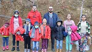 Yeni yılda ihtiyaç sahibi çocukları sevindirdiler
