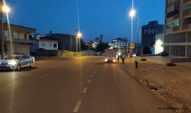 Yolun karşısına geçmek isteyen çocuğa hafif ticari araç çarptı