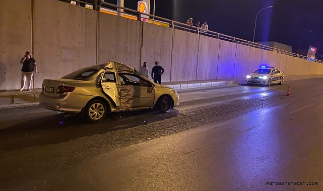 Otomobil beton elektrik direğine çarptı: 1 yaralı