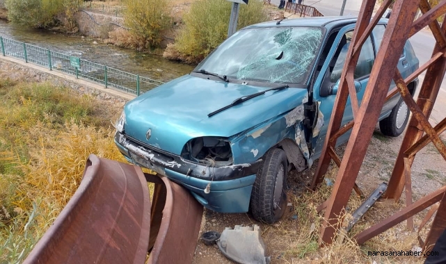 Otomobiliyle önce yayaya sonra korkuluklara çarptı: 2 yaralı
