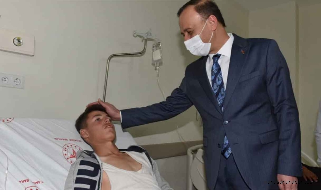 Vali Erin, kazada yaralanan öğrencileri hastanede ziyaret etti