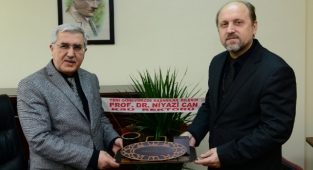 KSÜ Fen Bilimleri Enstitüsü Müdürlüğüne Prof. Dr. Adil Akyüz Atandı