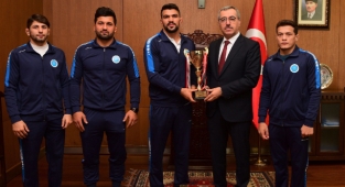 Şampiyon Pehlivanlardan Başkan Güngör’e Ziyaret