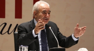 Vakkasoğlu, Yüreklerde Akif Dillerde Hürriyet Söyleşisini Gerçekleştirdi