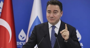 Babacan’dan Dış Politika Benzetmesi: 20 Dairelik Bir Apartmanda Komşunun Birisi Bomba Üretiyor