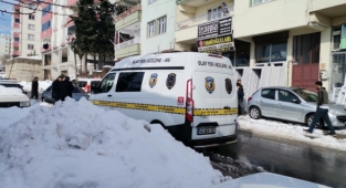 Doğalgaz zehirlenmesinde baba öldü eşi ve çocukları tedavi altında