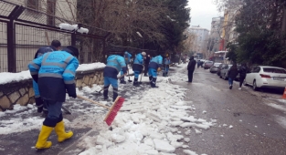 Dulkadiroğlu Sokaklarında Kar Temizliği Devam Ediyor