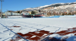 Kahramanmaraş’ta futbol müsabakalarına kar engeli 