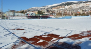 Kahramanmaraş’ta sahalar buz tuttu