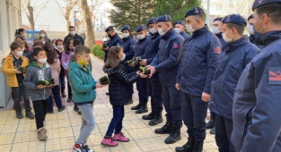 Öğrencilerden yürekleri ısıtan hareket