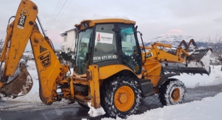Onikişubat Belediyesi Karla Mücadele Ediyor