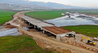 210 Metrelik İmran Kılıç Köprüsü’nde Kiriş Montajı da Tamam