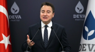 Ali Babacan: Hekimler Göçü Yaşıyoruz