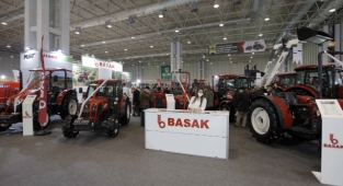 Başak Traktör Gaptarım Fuarı'nda - Red Power 5120 Gaptarım Fuarı’nın Gözdesi Oldu