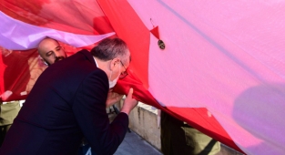 İstiklal Madalyası Şanlı Bayrağımızda