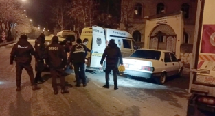 Kaçan şüpheli bekçinin kaza kurşunuyla yaralandı