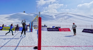 Yedikuyular’da Kar Voleybolu Avrupa Turu Başladı