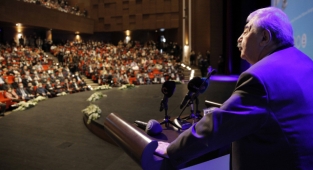 Abdulkadir Konukoğlu: Hayatın içerisinde çok ders var ama tek bir ders var o da insan olmak