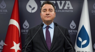 Babacan’dan İktidara Hodri Meydan:  Seçim Entrikalarla Değil, Meydanda Kazanılır