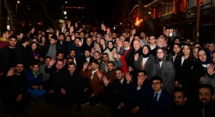 Bakan Varank Demokrasi Meydanı’nda Gençlerle Buluştu