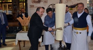 Bakan Varank’tan Kervanhan’da Dondurma Şov